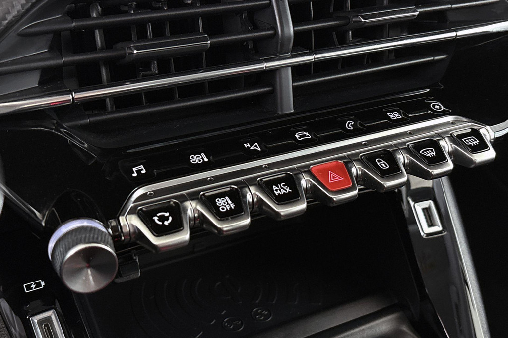 Peugeot e-208 (J647HJ) met abonnement