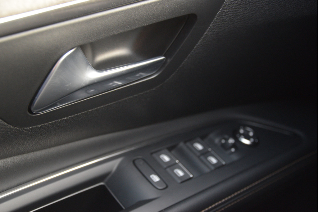 Peugeot 5008 (R474XX) met abonnement