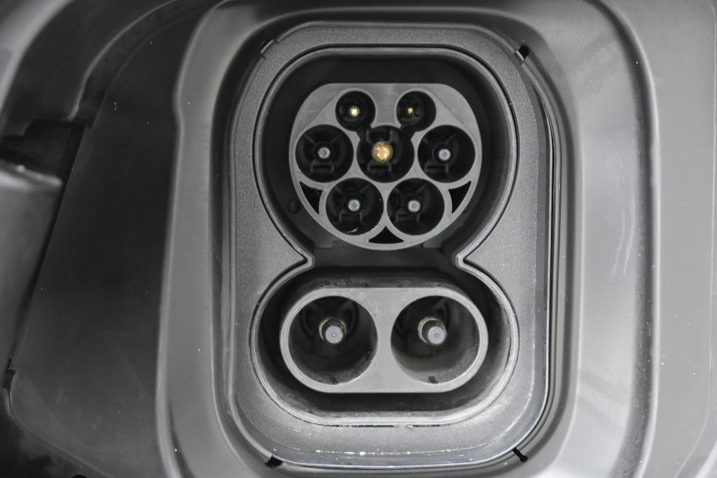 Peugeot e-2008 (T821HL) met abonnement