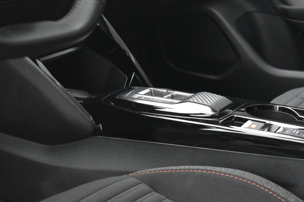 Peugeot e-2008 (T821HL) met abonnement