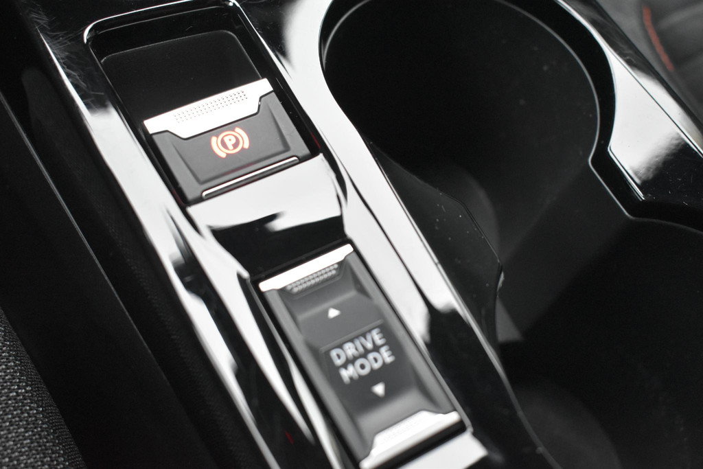 Peugeot e-2008 (T821HL) met abonnement