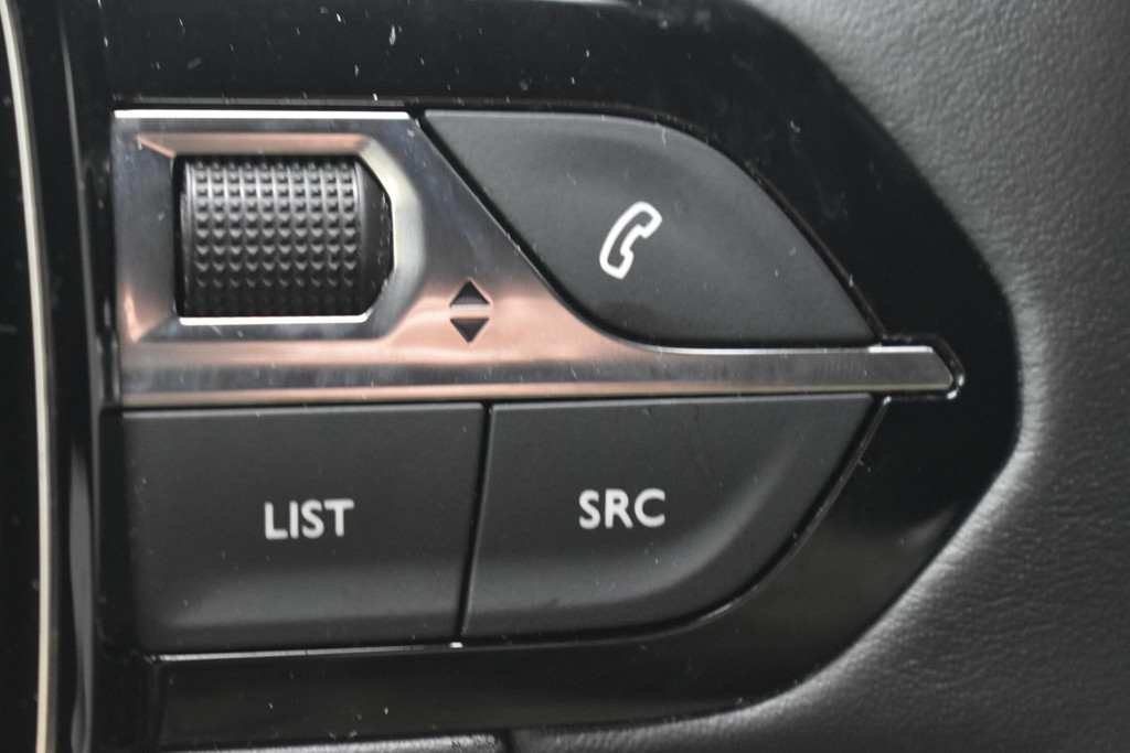 Peugeot e-2008 (T821HL) met abonnement