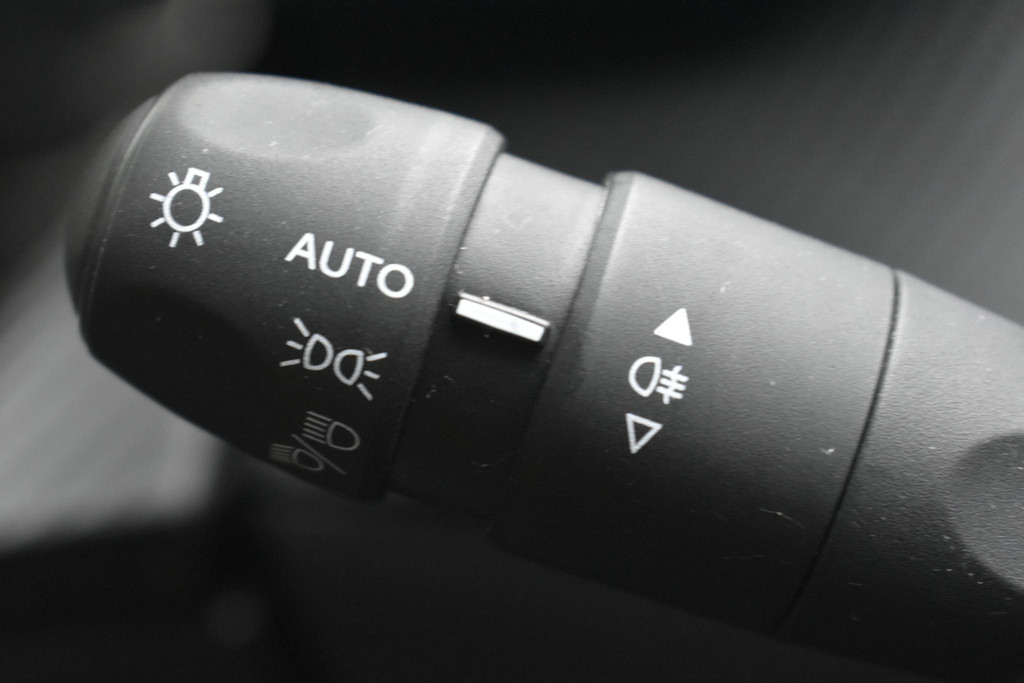 Peugeot e-2008 (T821HL) met abonnement