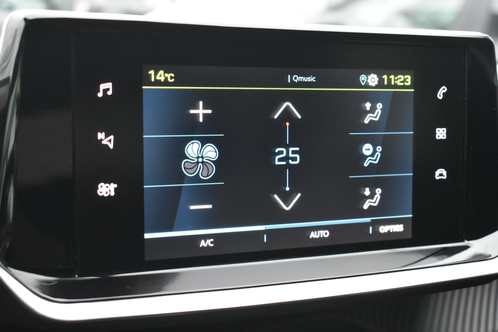 Peugeot e-2008 (T821HL) met abonnement