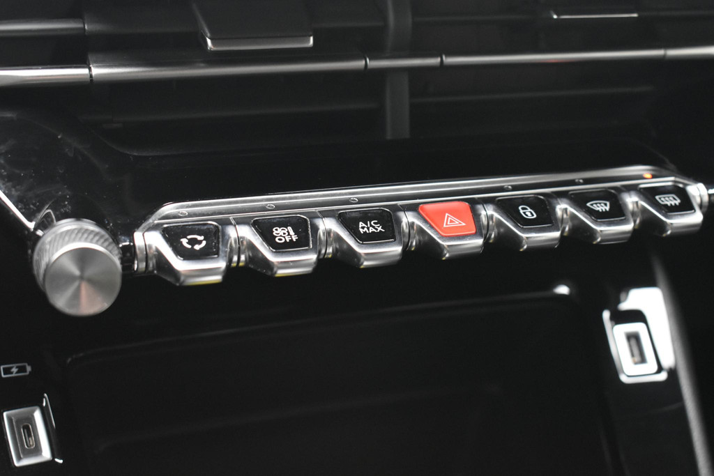 Peugeot e-2008 (T821HL) met abonnement