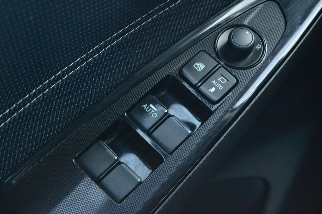 Mazda 2 (R081DH) met abonnement