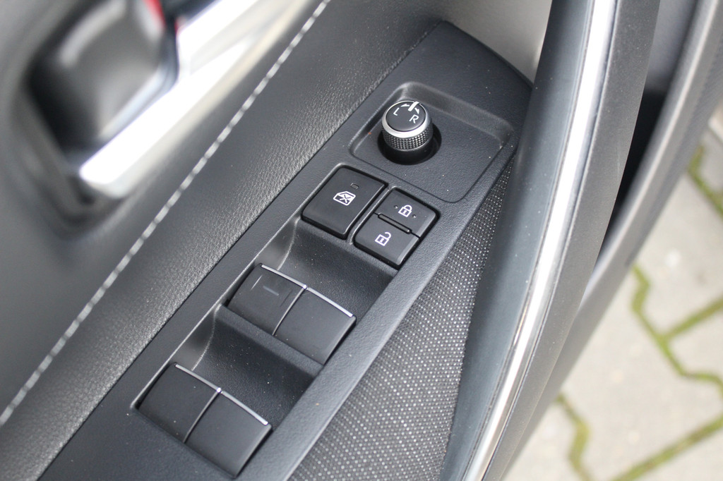 Toyota Corolla Touring Sports (T127VF) met abonnement