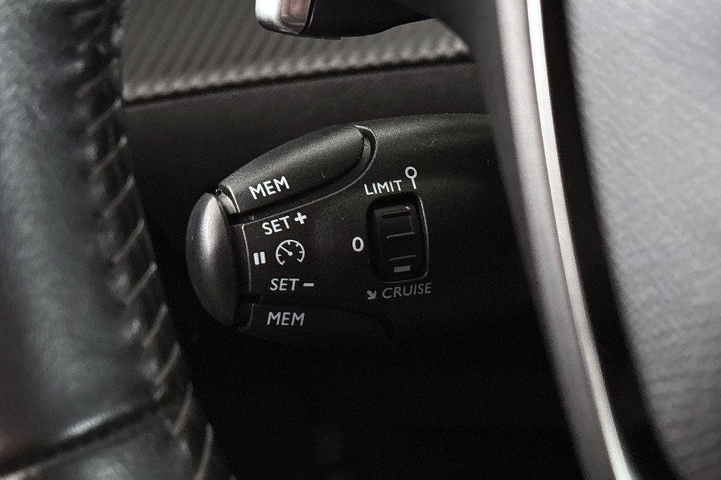 Peugeot 208 (H926ZF) met abonnement