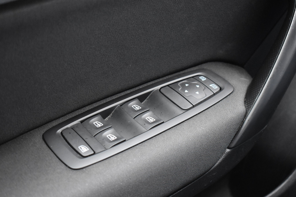 Renault MEGANE Estate (T625SB) met abonnement