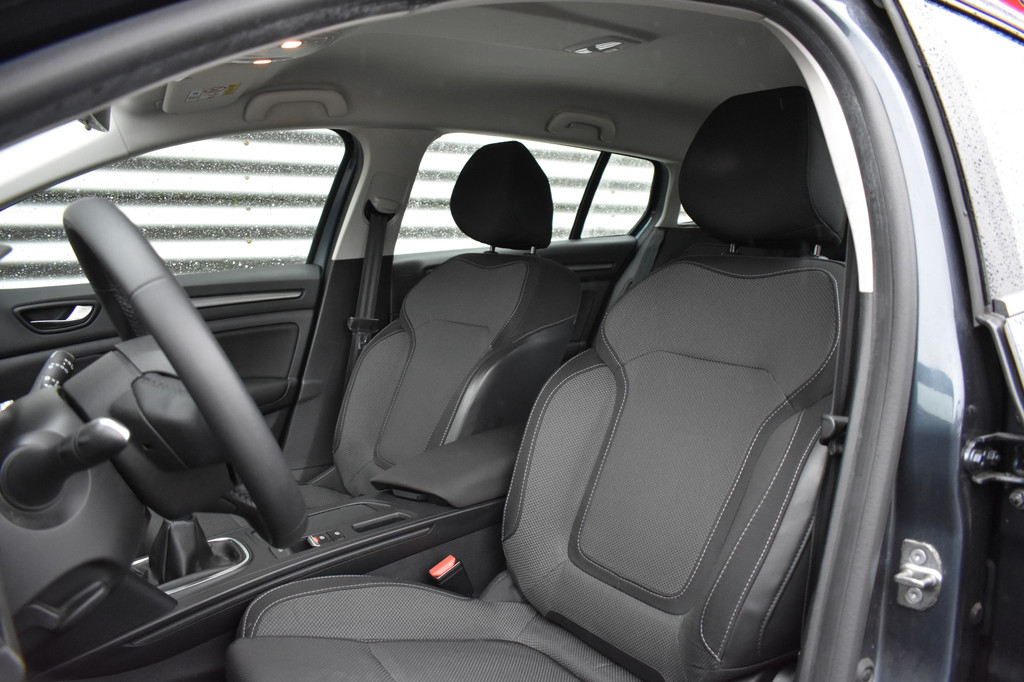 Renault MEGANE Estate (T625SB) met abonnement