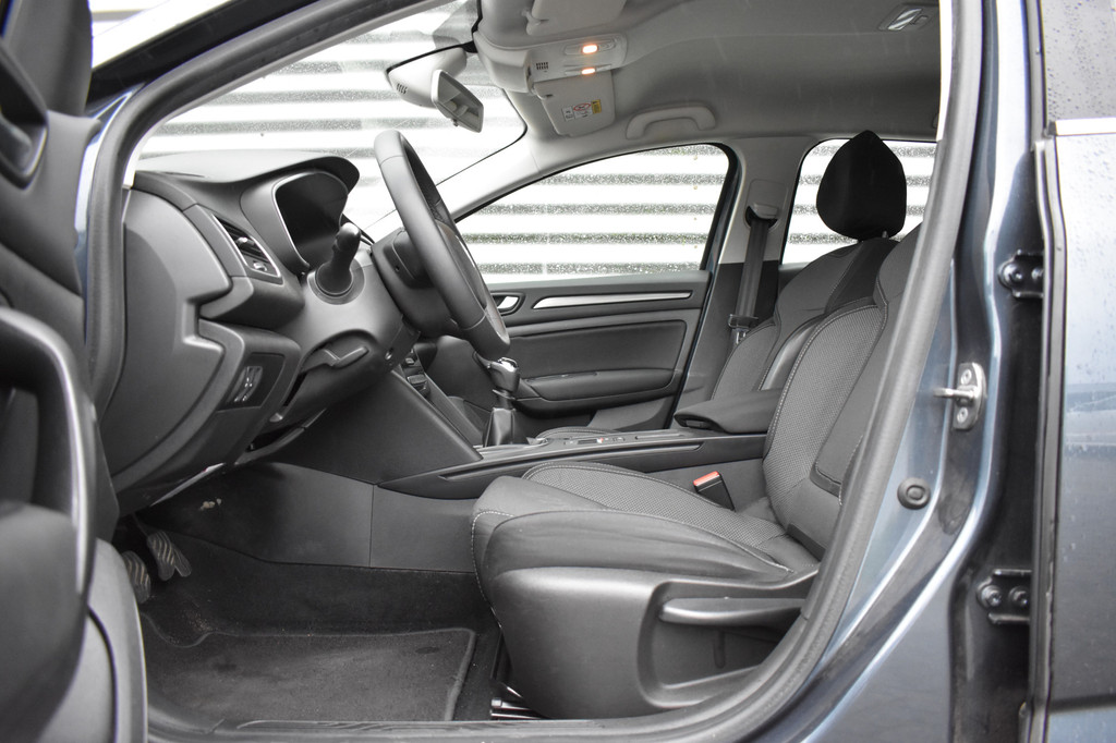 Renault MEGANE Estate (T625SB) met abonnement