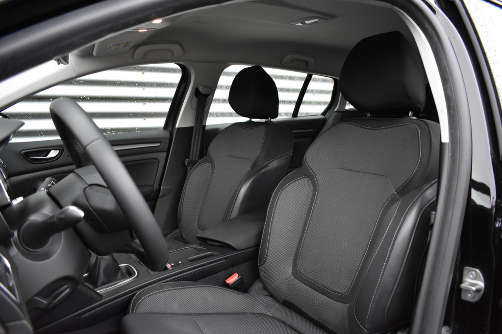 Renault MEGANE Estate (T516FV) met abonnement