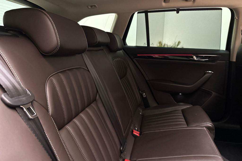 ŠKODA Superb (JPD13S) met abonnement