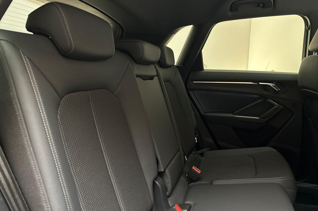 Audi Q3 (JLT74H) met abonnement