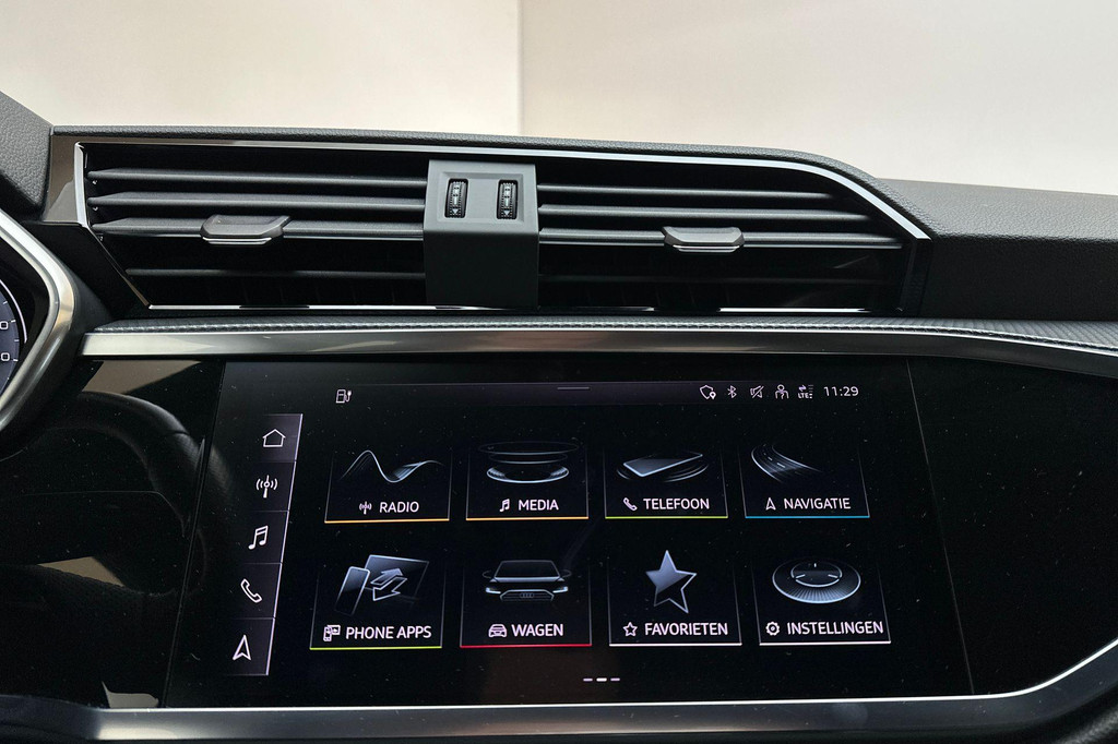 Audi Q3 (JLT74H) met abonnement