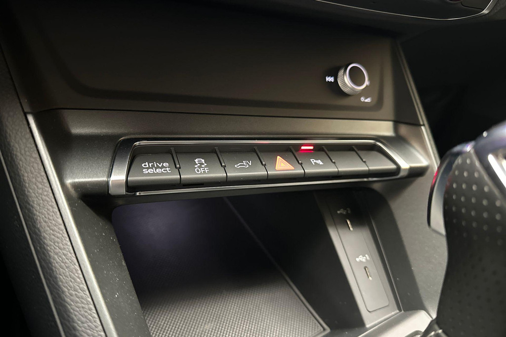 Audi Q3 (JLT74H) met abonnement