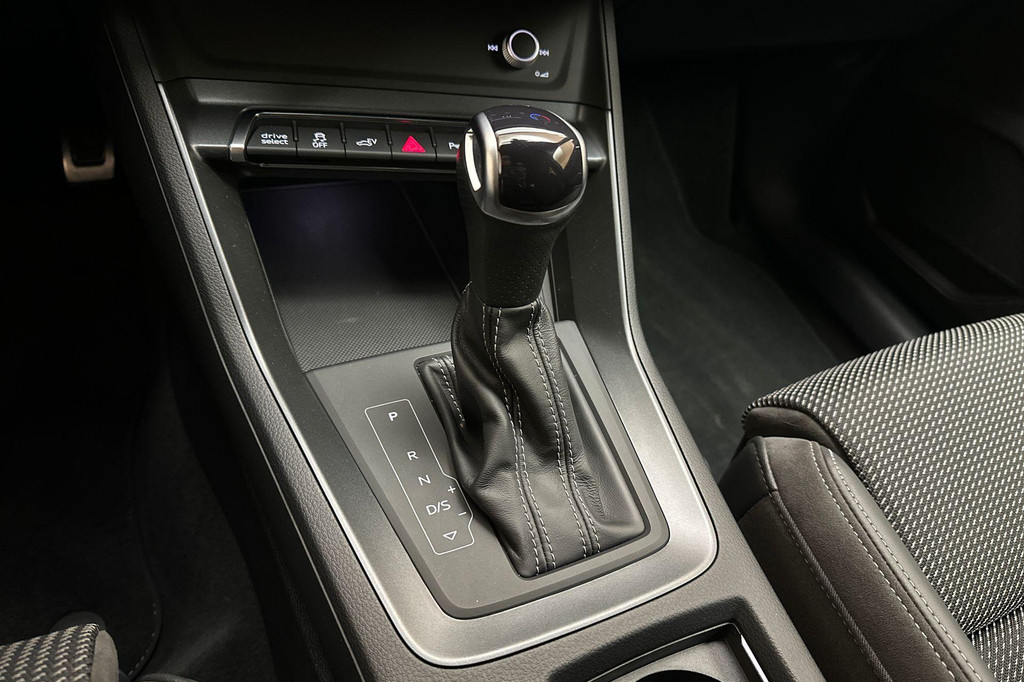 Audi Q3 (JLT74H) met abonnement