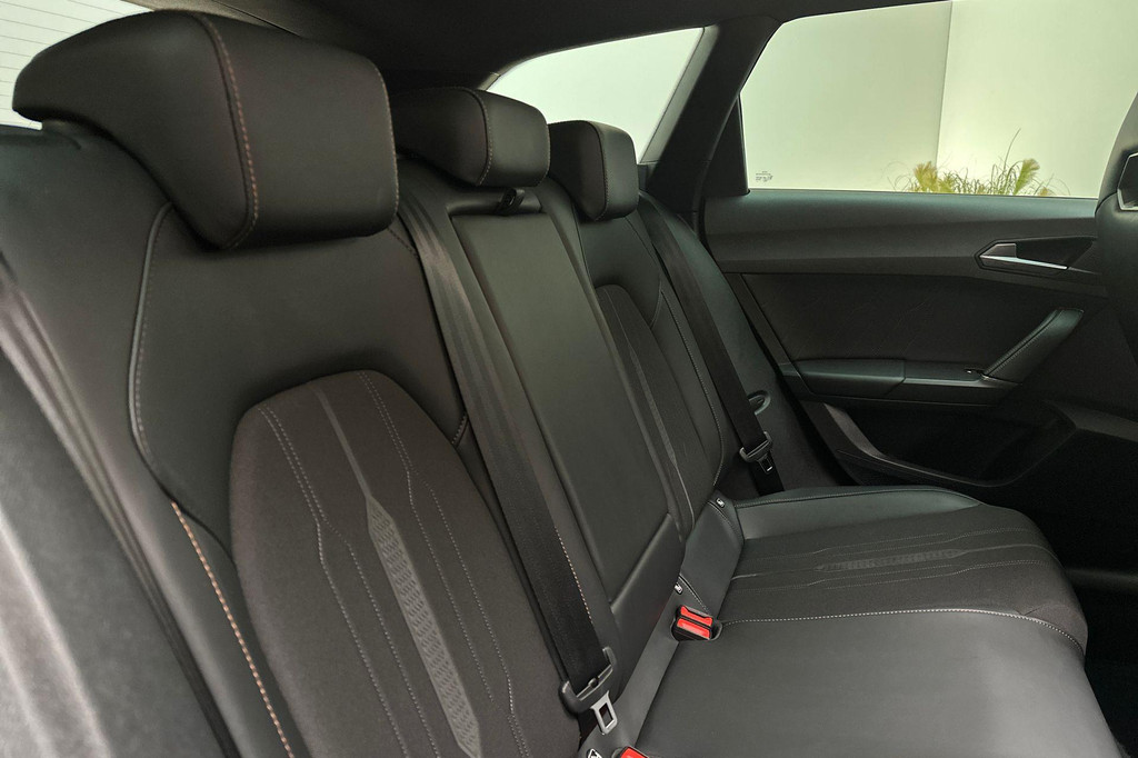 CUPRA Leon Sportstourer (JNB55G) met abonnement