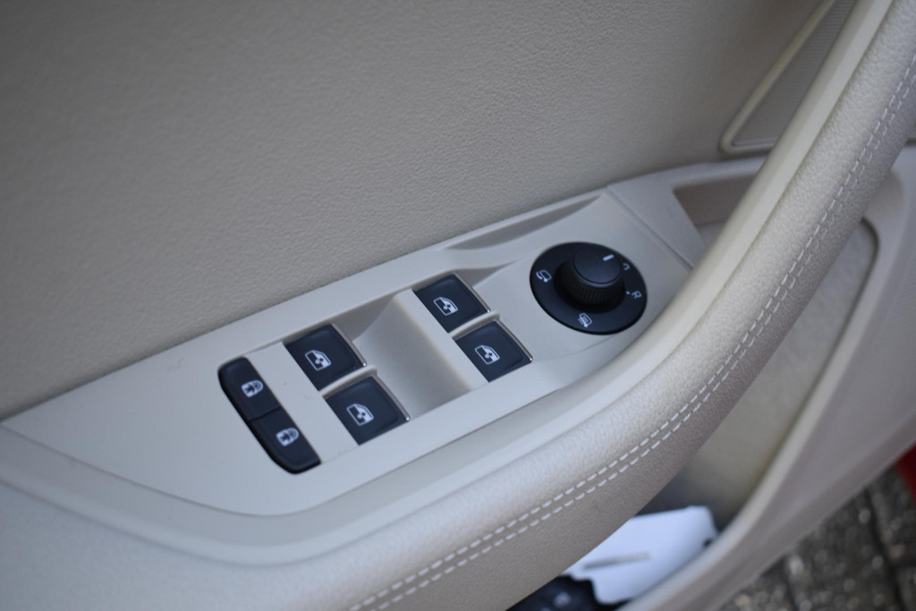 ŠKODA Superb (JPV79K) met abonnement