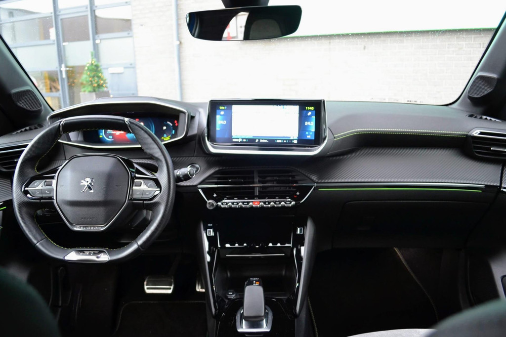 Peugeot e-208 (J118XZ) met abonnement