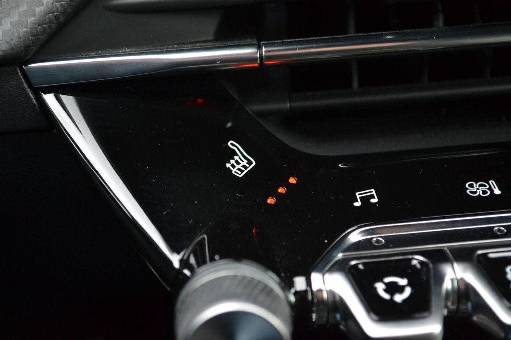 Peugeot e-208 (J118XZ) met abonnement