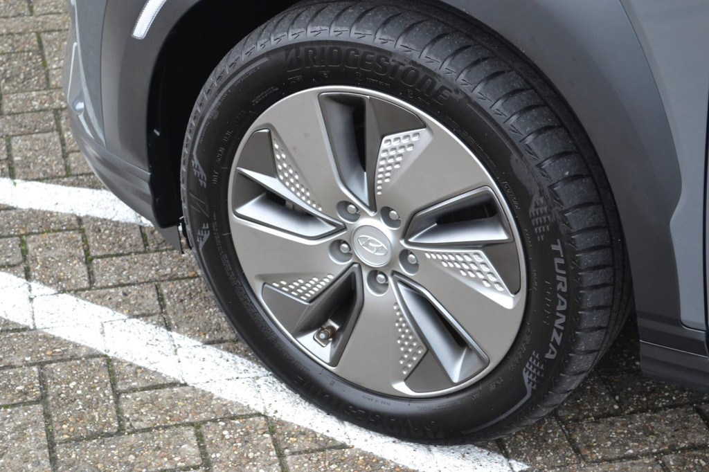 Hyundai Kona (J008SF) met abonnement