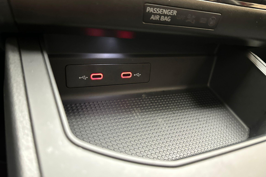 Seat Ibiza (JNL51R) met abonnement