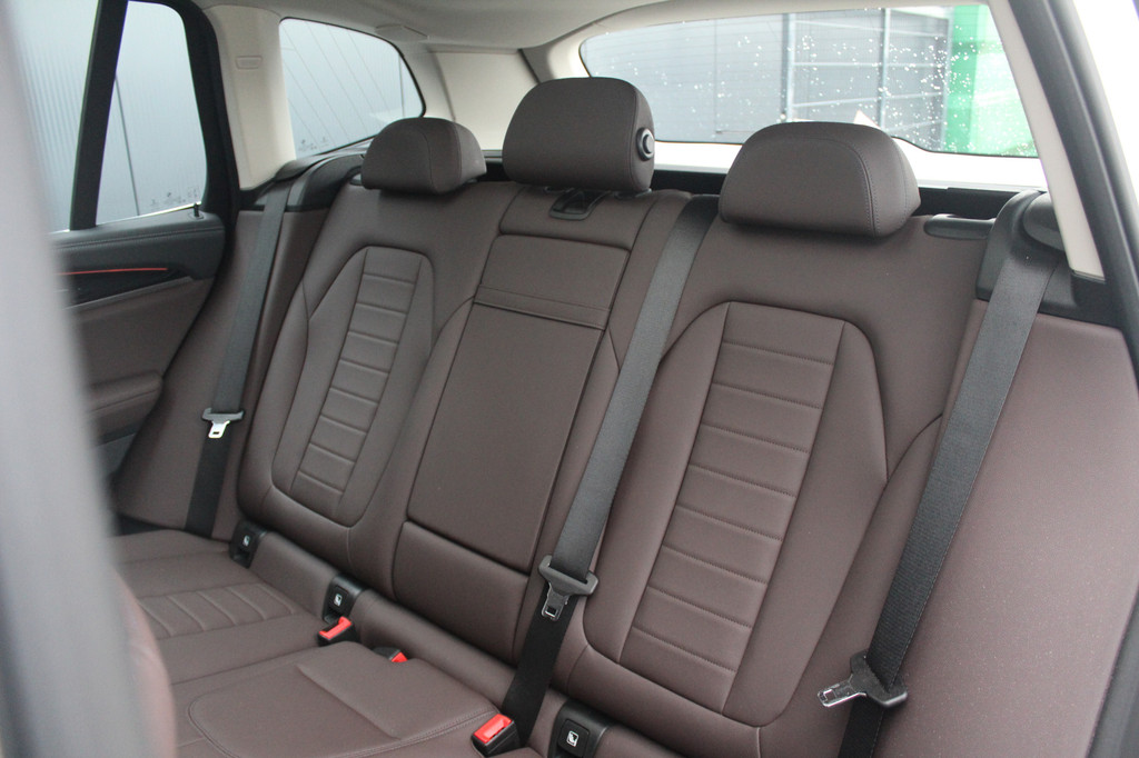 BMW iX3 (L873ZT) met abonnement