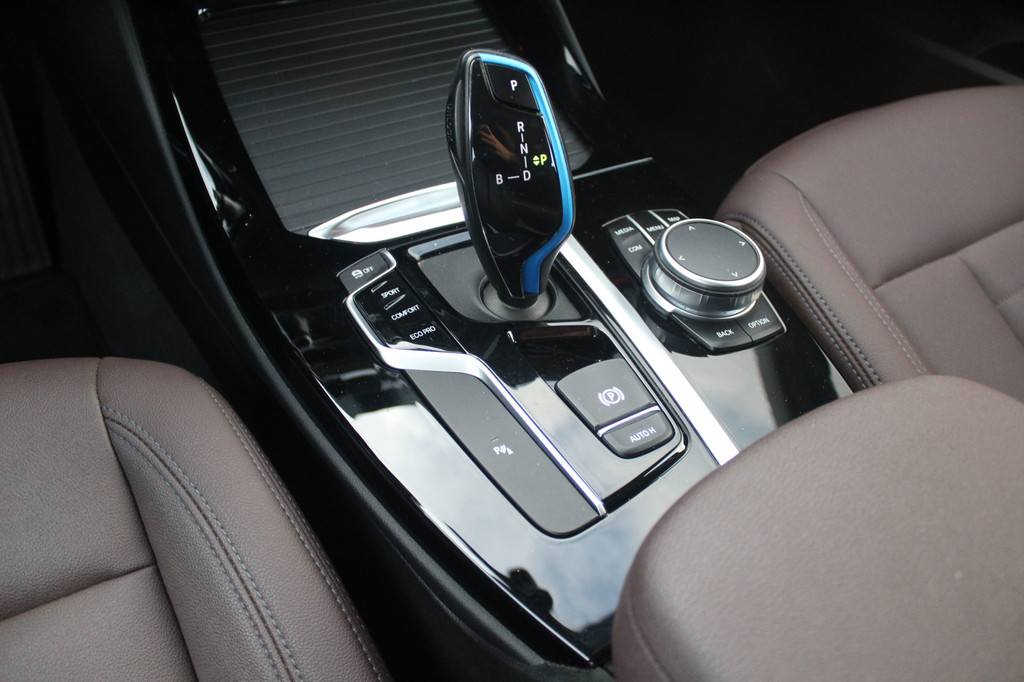 BMW iX3 (L873ZT) met abonnement