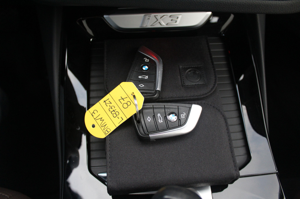 BMW iX3 (L873ZT) met abonnement