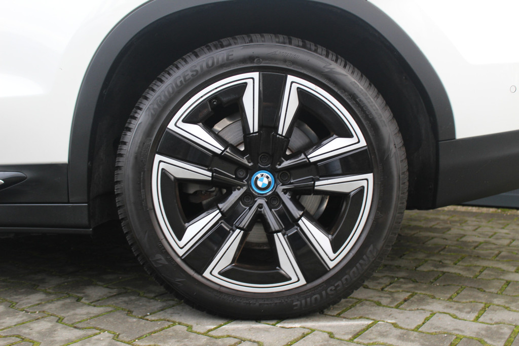 BMW iX3 (L873ZT) met abonnement