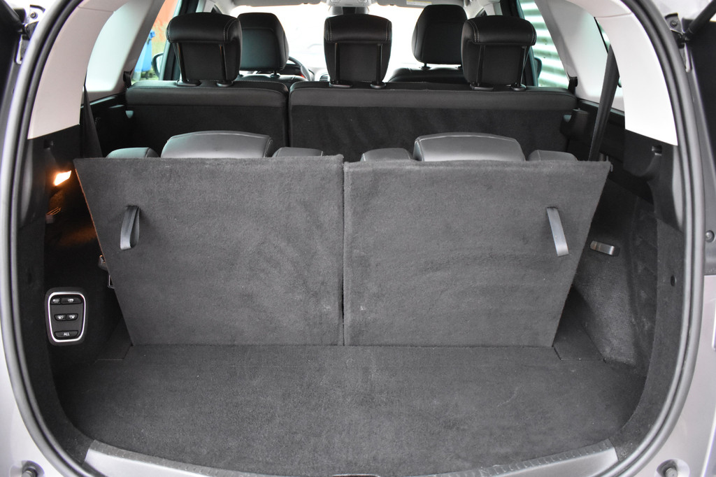 Renault Grand Scénic (S037JT) met abonnement