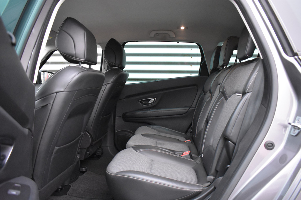 Renault Grand Scénic (S037JT) met abonnement