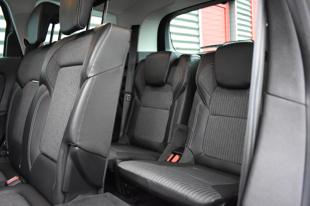 Renault Grand Scénic (S037JT) met abonnement