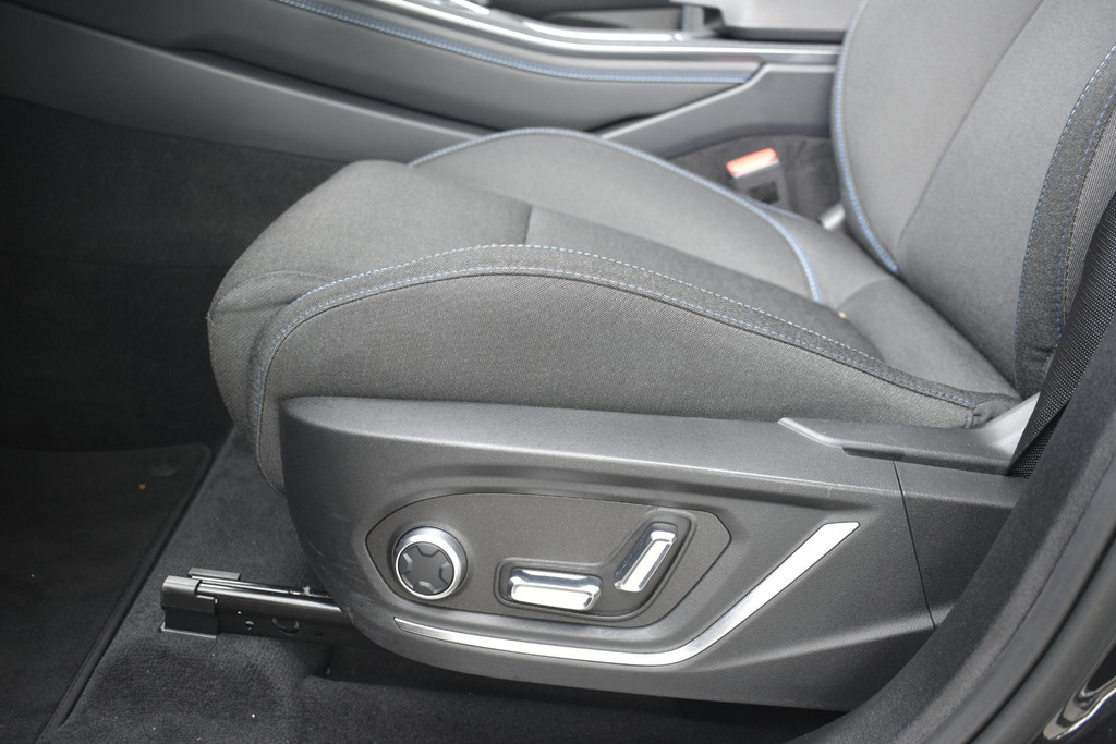 Lynk & Co 01 (JPD63T) met abonnement