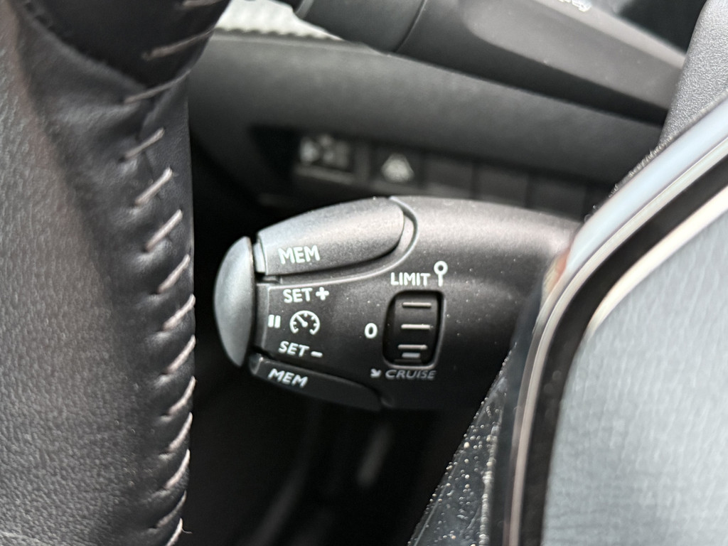 Peugeot e-2008 (J321ZP) met abonnement