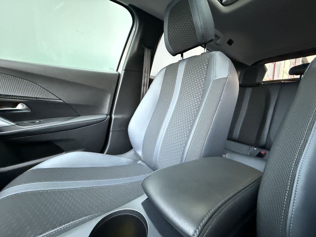 Peugeot e-2008 (J321ZP) met abonnement