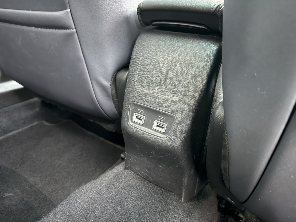 Peugeot e-2008 (J321ZP) met abonnement