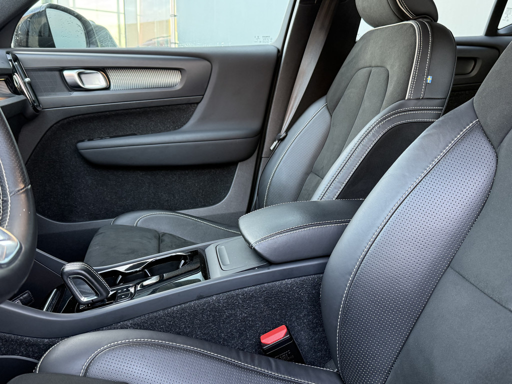 Volvo XC40 (J134ZG) met abonnement