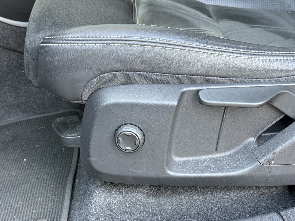 Volvo XC40 (J134ZG) met abonnement