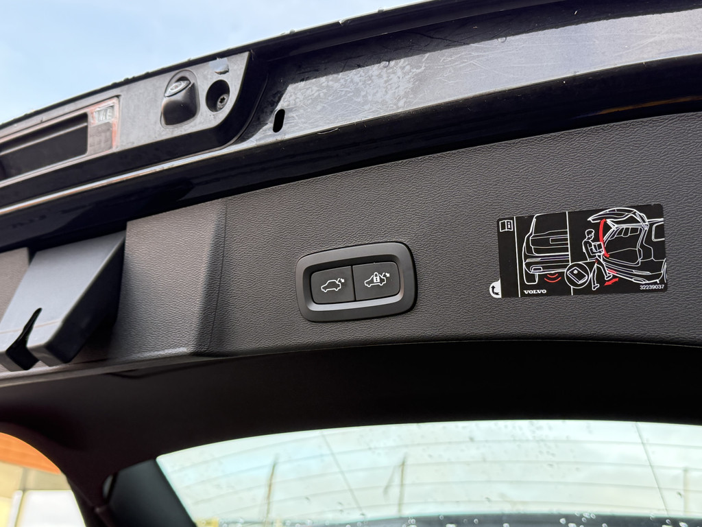 Volvo XC40 (J134ZG) met abonnement