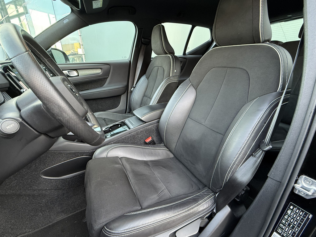 Volvo XC40 (J134ZG) met abonnement