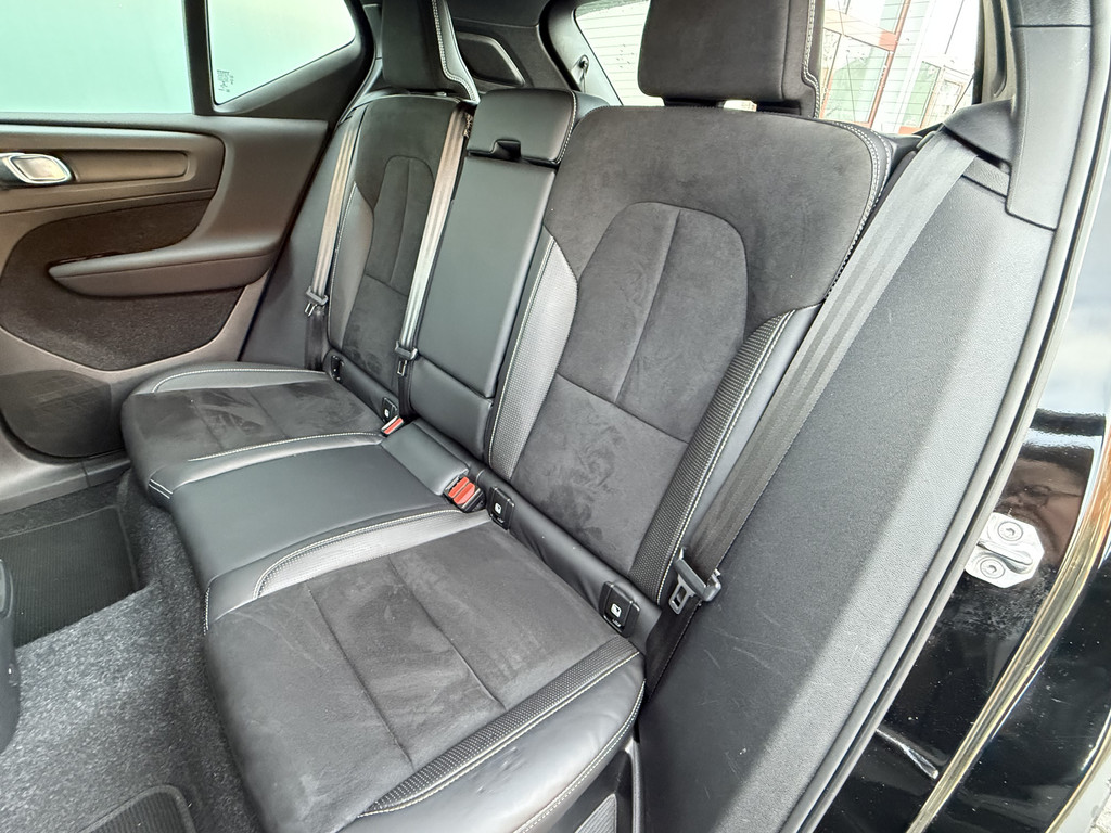 Volvo XC40 (J134ZG) met abonnement