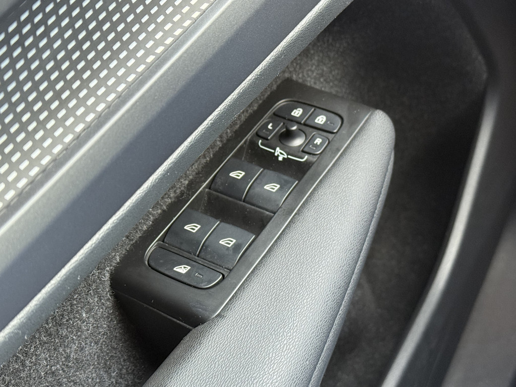 Volvo XC40 (J134ZG) met abonnement