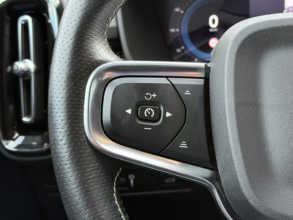 Volvo XC40 (J134ZG) met abonnement