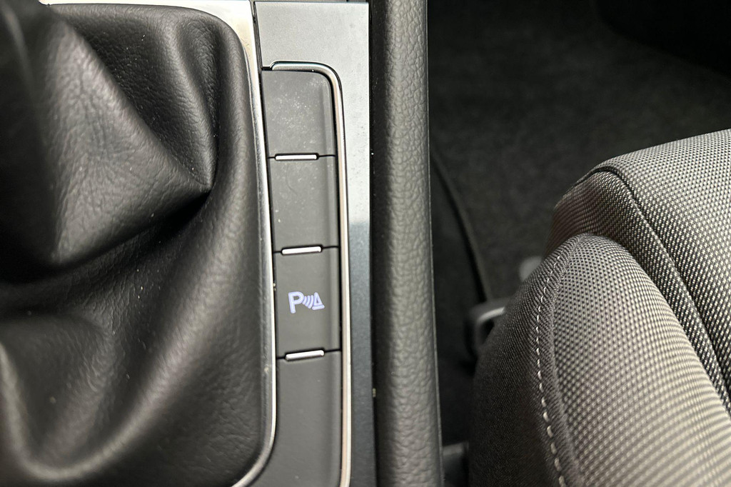 Volkswagen Golf (H723PF) met abonnement