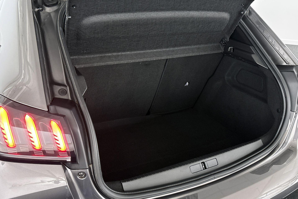 Peugeot 208 (J985VH) met abonnement