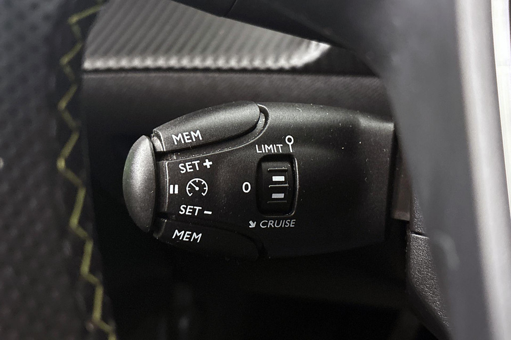 Peugeot 208 (J985VH) met abonnement