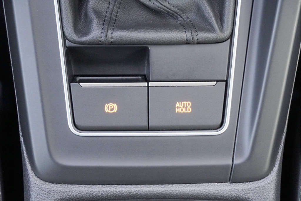 Volkswagen Golf (J188PL) met abonnement