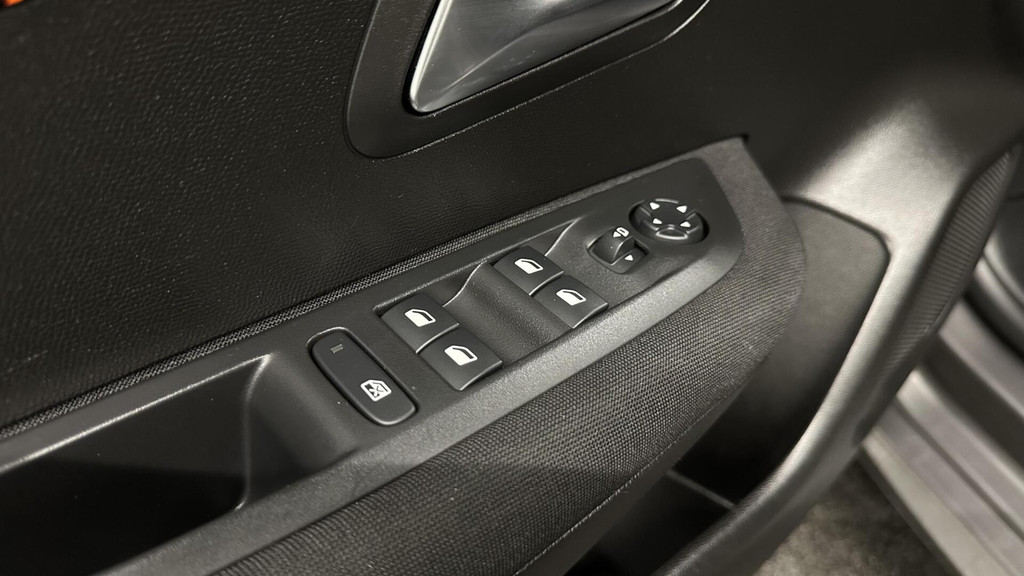 Peugeot 208 (T710BH) met abonnement